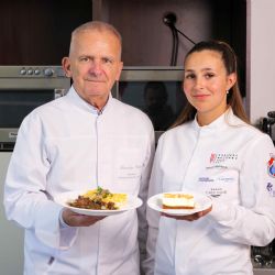 České dráhy mění menu. Ve vlacích nabídnou hovězí po burgundsku i cheesecake