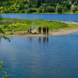 Policisté u Hracholusek zkontrolovali 190 lidí, čtyřem rybářům zadrželi povolenky