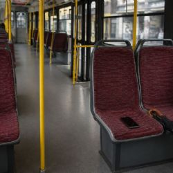 Praha od ledna eviduje přes 3 000 nalezených věcí. V MHD se objevila i mačeta nebo prsní implantát