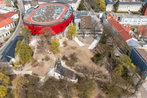 obrázek:Smetanovy sady v Jihlavě zůstávají uzavřené. Obnova potrvá do června 2026