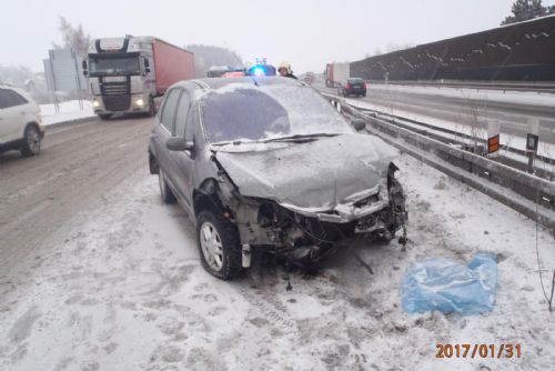 Obrázek - Ranní nehoda na dálnici D1. 
Foto: HZS Kraje Vysočina