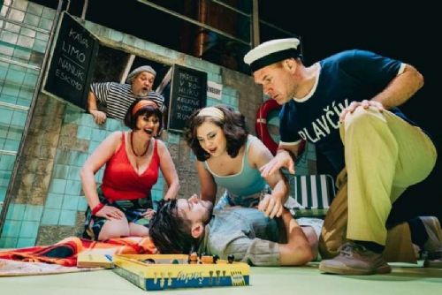 obrázek:Vyprodaná premiéra Jak utopit dr. Mráčka v Horáckém divadle