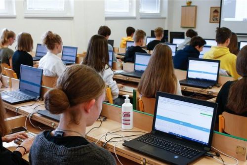 Foto: Z půdy moderní učebny. Kraj připravuje přestavbu dvou středních škol