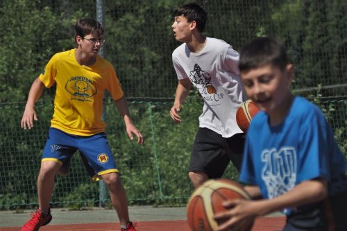 Foto: Třetí ročník benefiční akce Naházej to do koše se odehrál na hřišti brodské ZŠ Wolkerova 